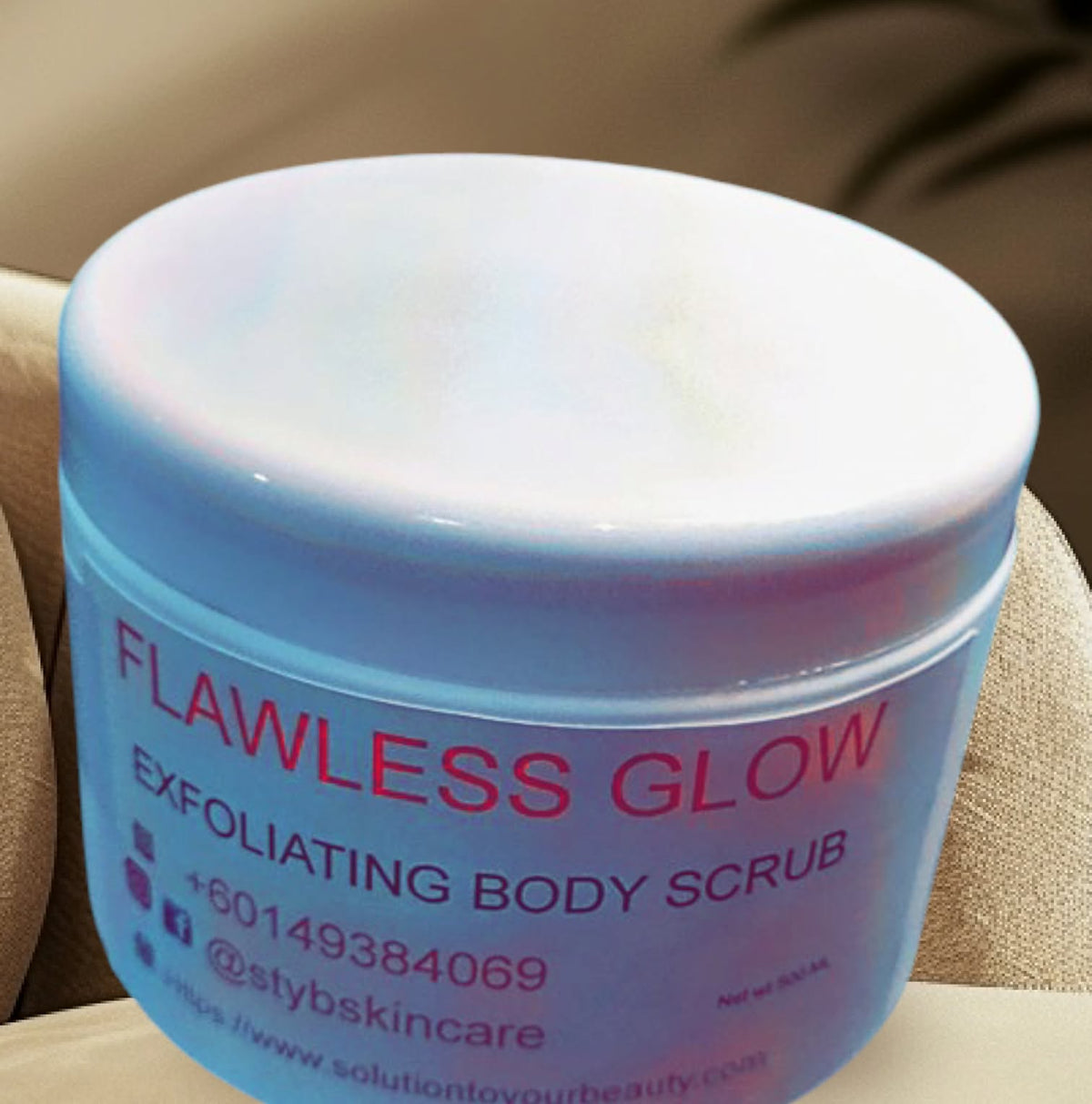 FLAWLESS GLOW EXFOLIATING SCRUB– Smoothing & Radiance-Enhancing Body Scrub