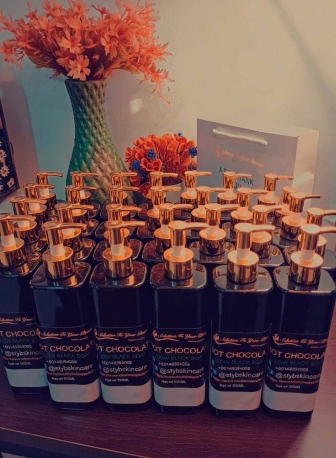 HOT CHOCOLATE GLOW BLACK SOAP