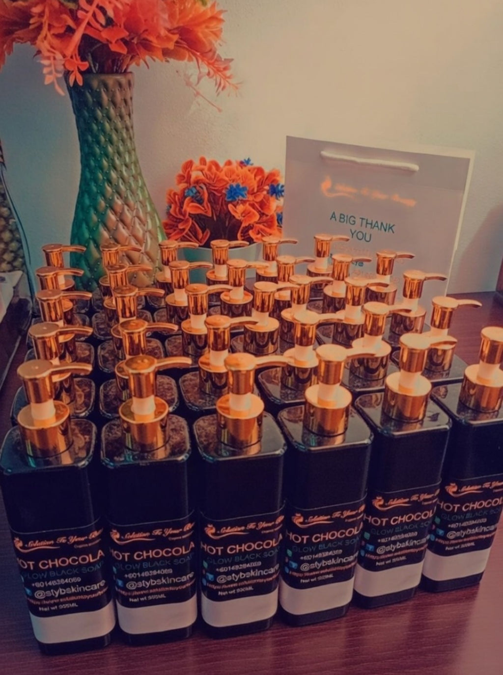 HOT CHOCOLATE GLOW BLACK SOAP